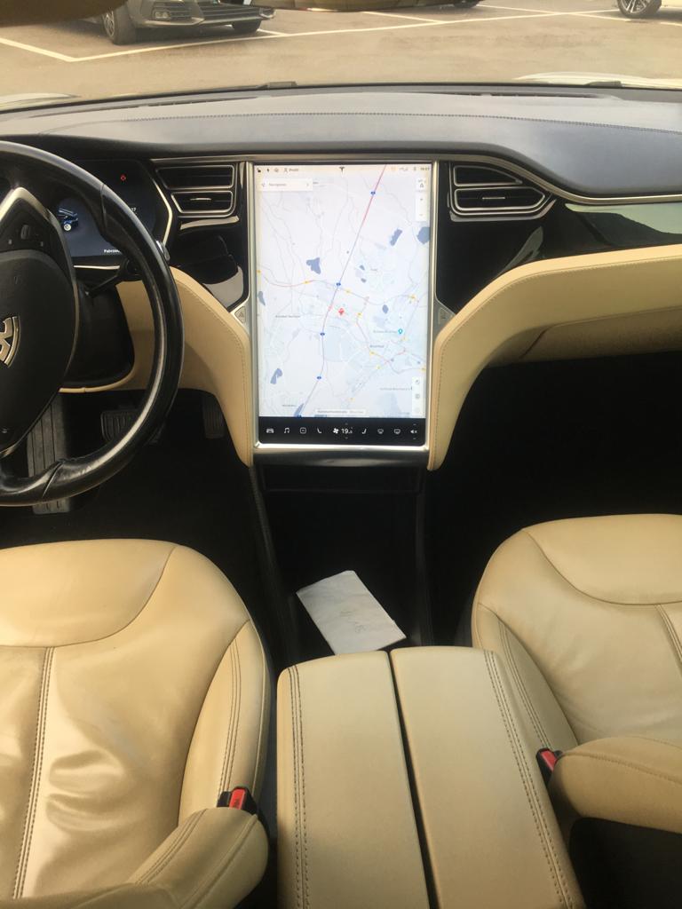 Tesla model S 